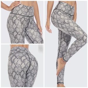 •Sultry Snake• Active Wear Leggings